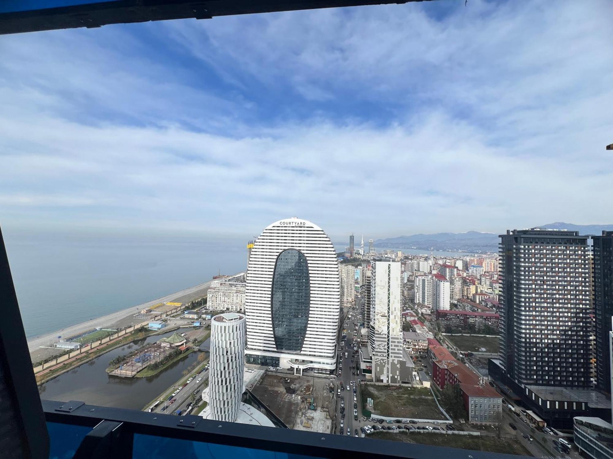 Spend Your Time In Orbi City 바투미 외부 사진