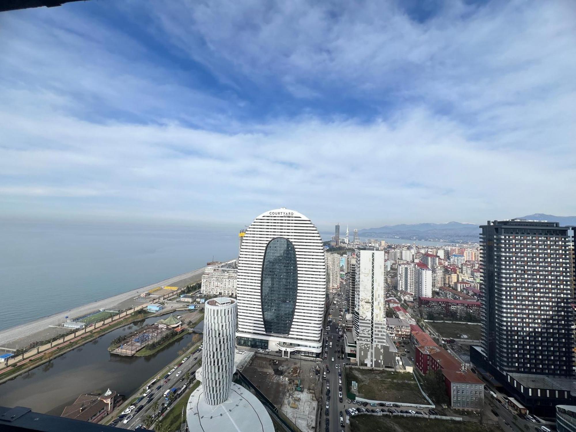 Spend Your Time In Orbi City 바투미 외부 사진