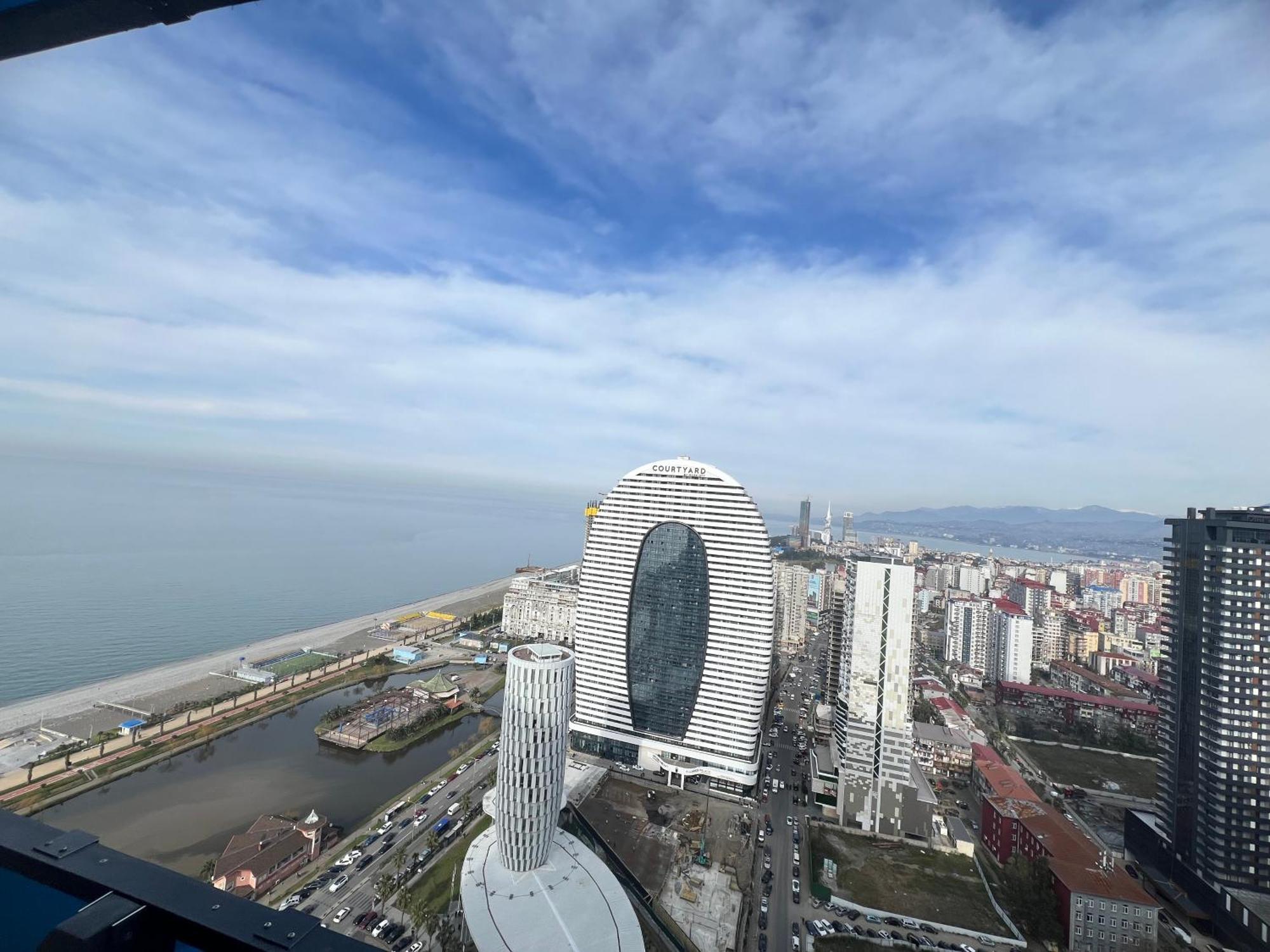 Spend Your Time In Orbi City 바투미 외부 사진
